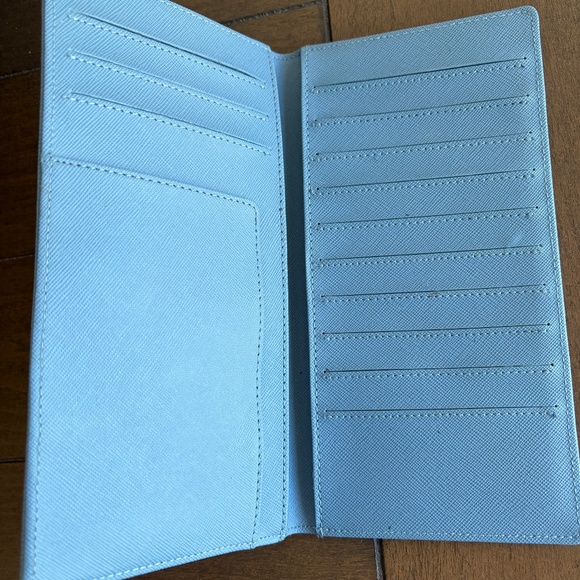 Michael Kors Travel Card + Passport Holder - Picture 2 of 2